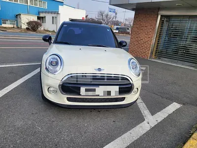 Photo 1 of 16: 2017 MINI Cooper D Five-Door — Korean insurance auction