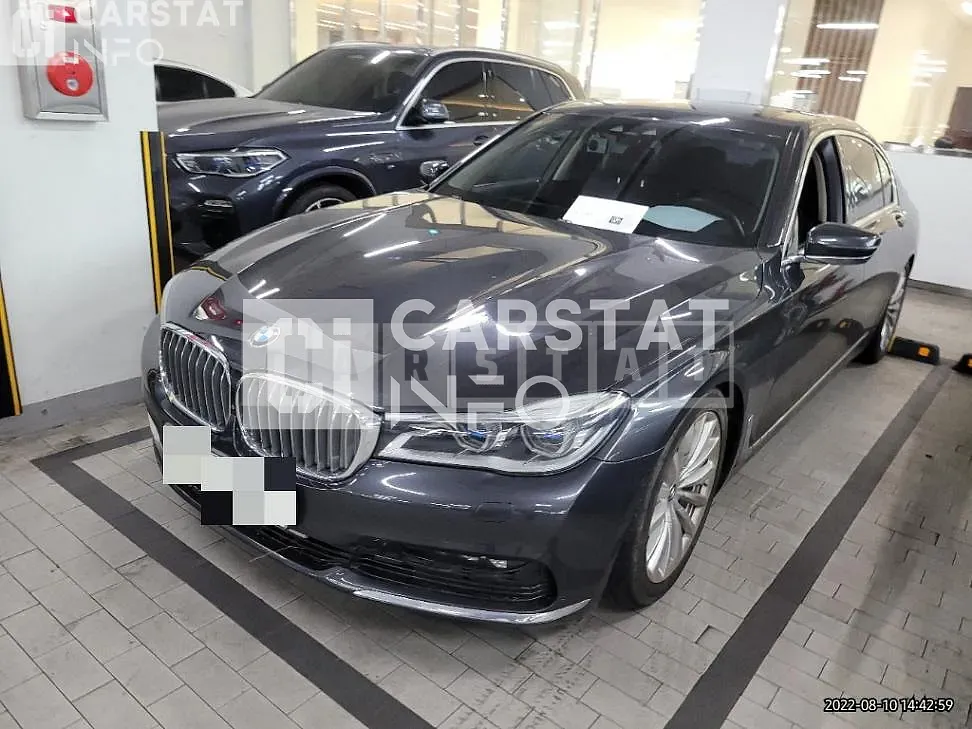 Photo 2 of 8: 2016 BMW 740Li xDrive, VIN WBA7E4101GGU98987 — Korean insurance auction