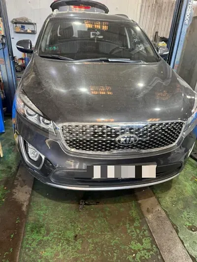 Photo 1 of 13: 2015 Kia Sorento 2.0 — Korean insurance auction
