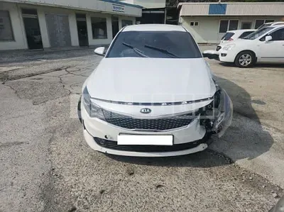 Photo 1 of 19: 2018 Kia K5 — Korean insurance auction