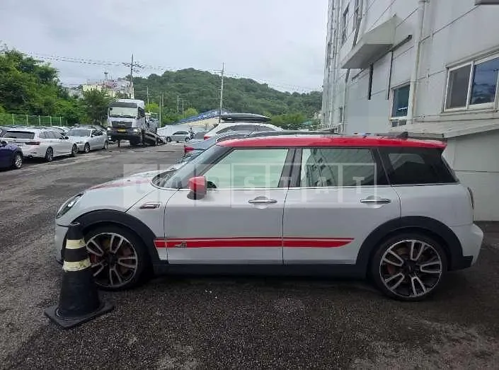 Photo 2 of 27: 2021 MINI John Cooper Works Clubman — Korean insurance auction