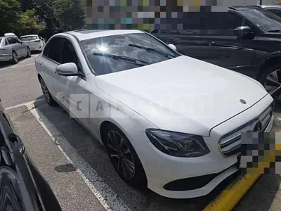 Photo 1 of 5: 2019 Mercedes-Benz E300 4Matic — Korean insurance auction