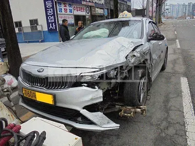 Photo 1 of 24: 2020 Kia K5, VIN KNAGU416BMA400944 — Korean insurance auction