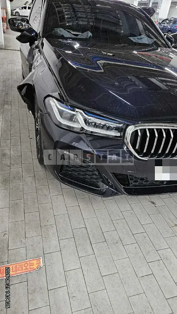 Photo 2 of 22: 2022 BMW 530e — Korean insurance auction