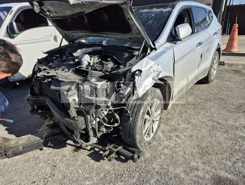 Photo 2 of 22: 2014 Hyundai Santa Fe 2.0 4WD — Korean insurance auction