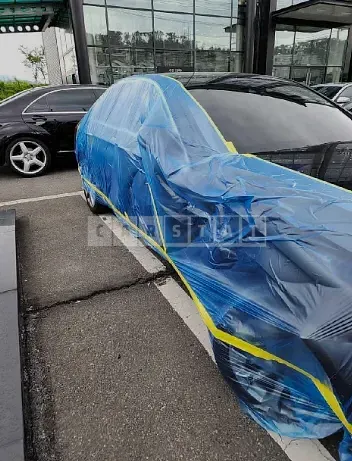 Photo 2 of 9: 2018 Mercedes-Benz E300 4Matic, VIN WDDZF4KB2JA295129 — Korean insurance auction