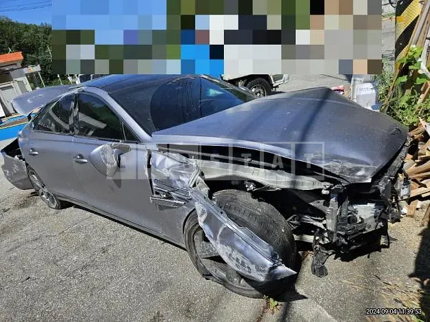 Photo 2 of 8: 2023 Genesis G80 3.5T — Korean insurance auction