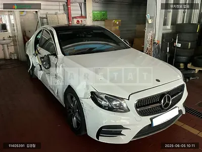 Photo 1 of 16: 2018 Mercedes-Benz E300, VIN WDDZF4JB1KA538870 — Korean insurance auction