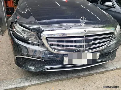 Photo 1 of 43: 2019 Mercedes-Benz E450 4Matic, VIN WDDZF6JB8KA590816 — Korean insurance auction
