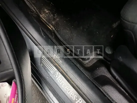 Photo 2 of 33: 2017 Mercedes-Benz E 300 — Korean insurance auction