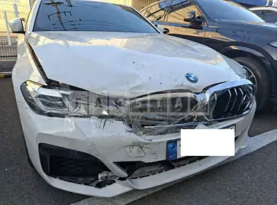 Photo 1 of 13: 2022 BMW 520i — Korean insurance auction