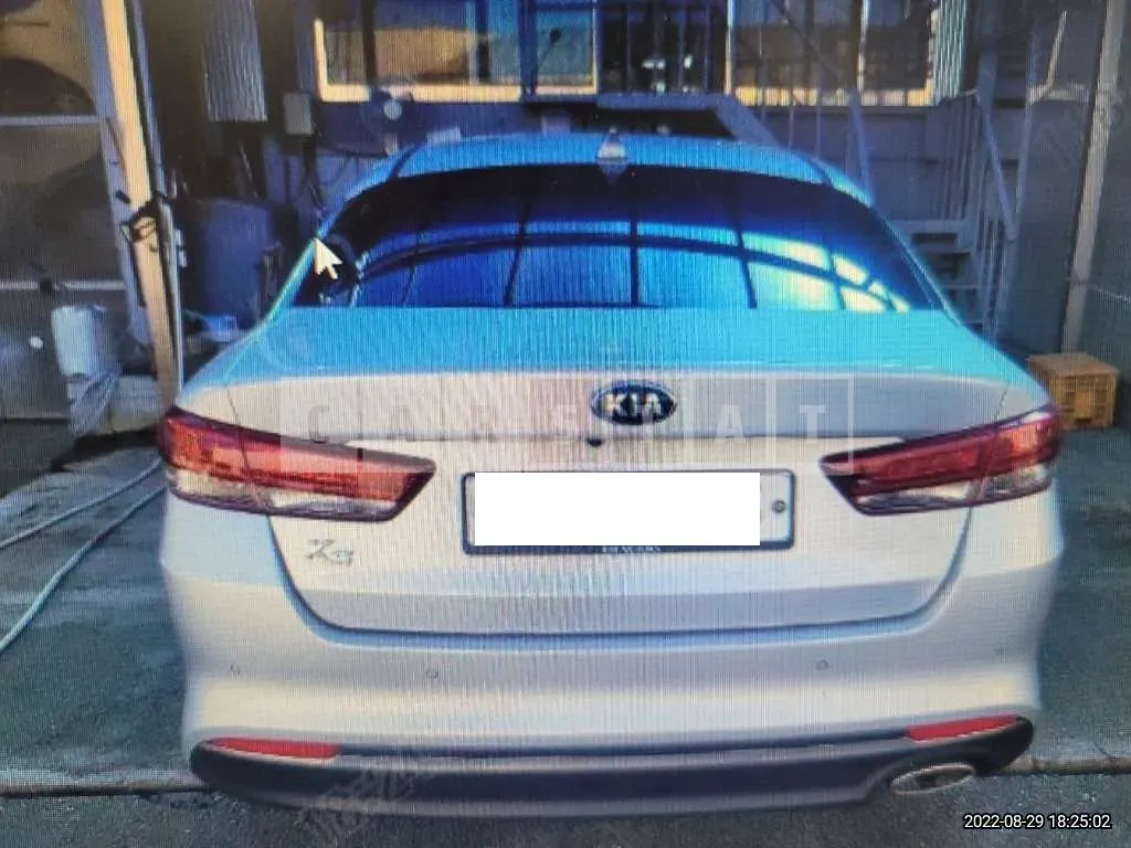 Photo 2 of 6: 2016 Kia K5, VIN KNAGX411BGA016600 — Korean insurance auction