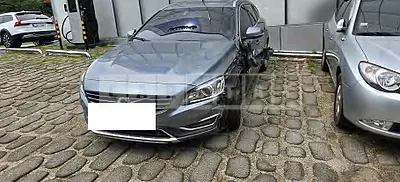 Photo 1 of 8: 2017 Volvo V60 D3 — Korean insurance auction