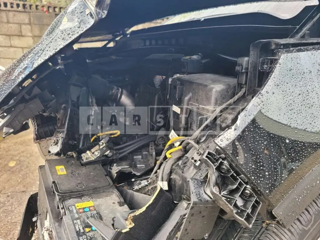 Photo 2 of 7: 2018 Kia Sorento, VIN KNAPG81ADJA437908 — Korean insurance auction