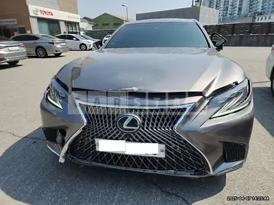 2018 Toyota LS500h AWD