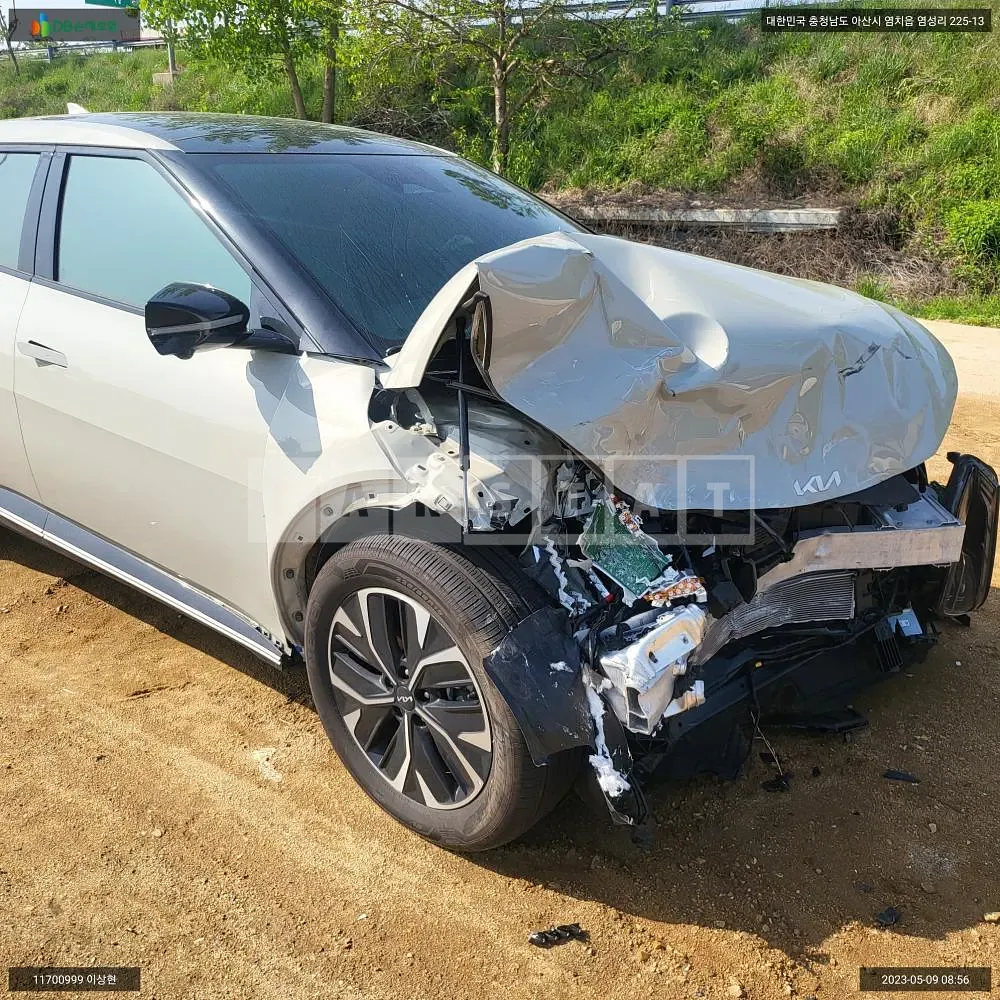 Photo 2 of 16: 2022 Kia EV6, VIN KNAC381CPPA102543 — Korean insurance auction