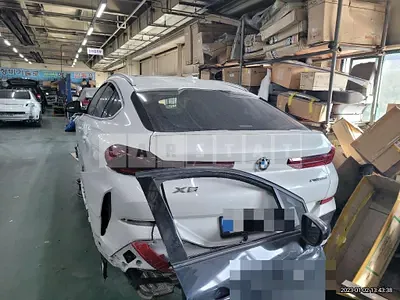 Photo 1 of 37: 2021 BMW X6 xDrive30d, VIN WBAGT8102M9H07878 — Korean insurance auction