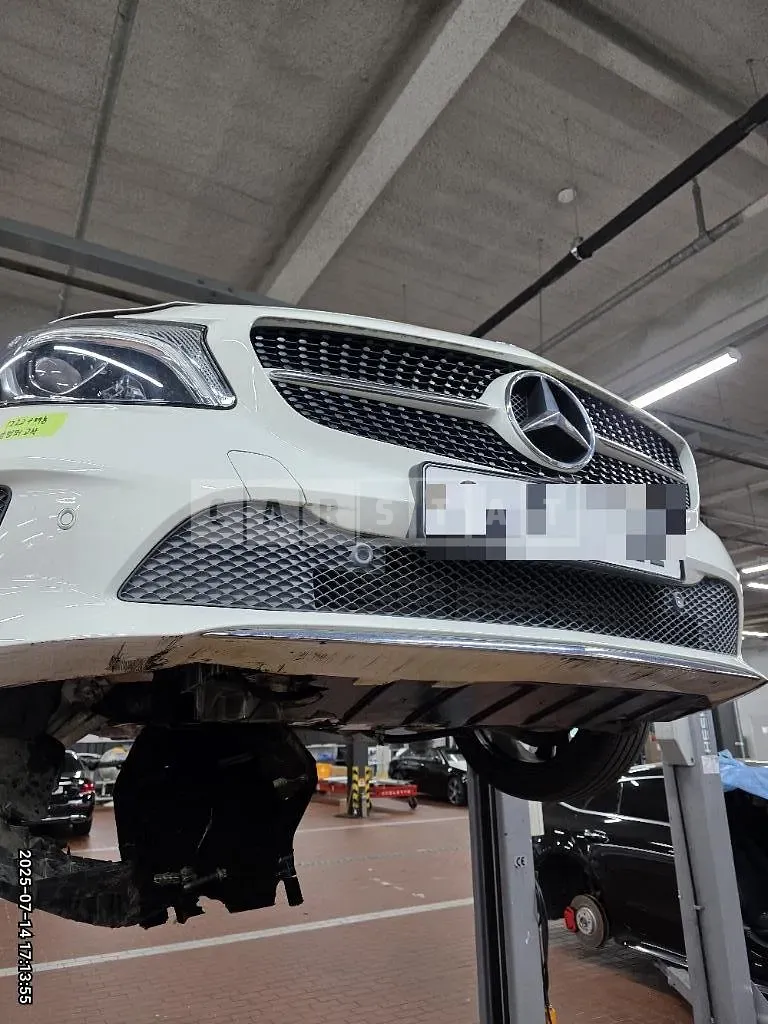 Photo 2 of 39: 2018 Mercedes-Benz A200 — Korean insurance auction