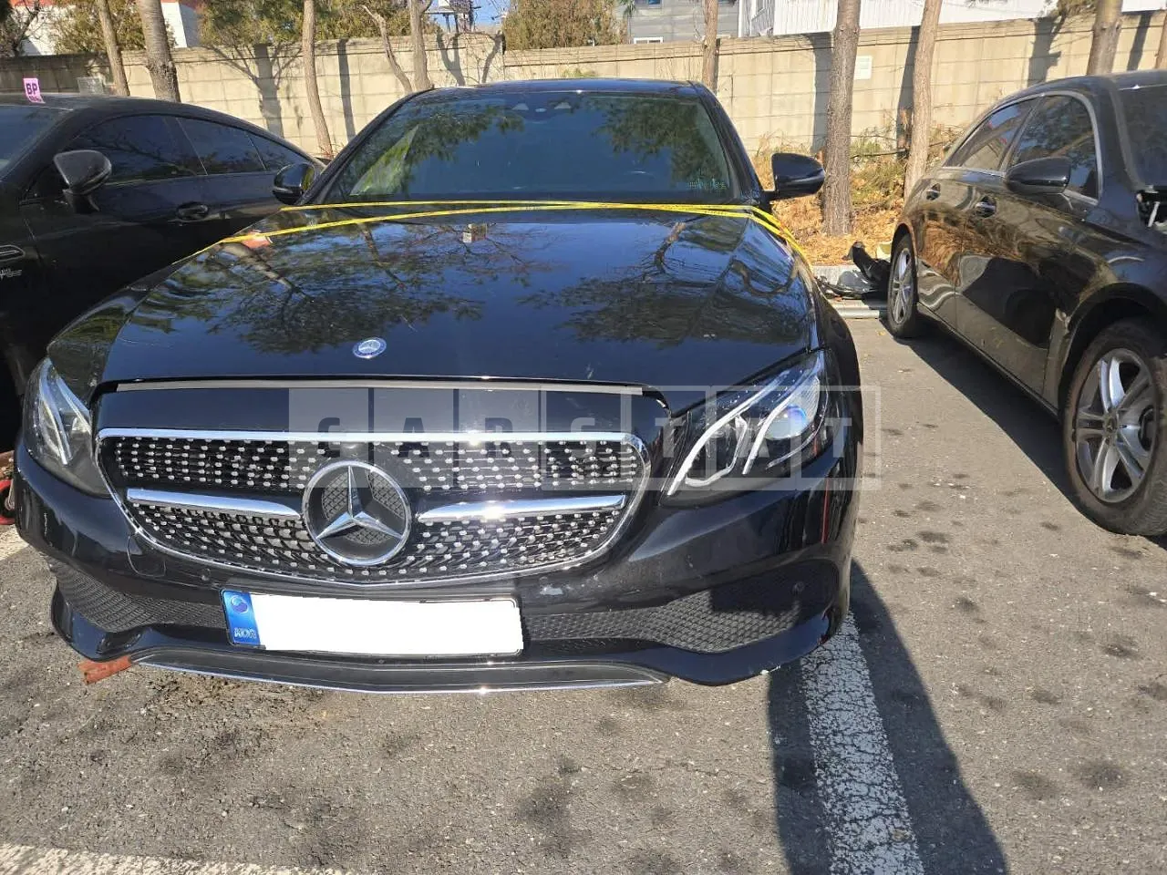 Photo 2 of 19: 2017 Mercedes-Benz E200, VIN WDDZF4CB0HA140927 — Korean insurance auction