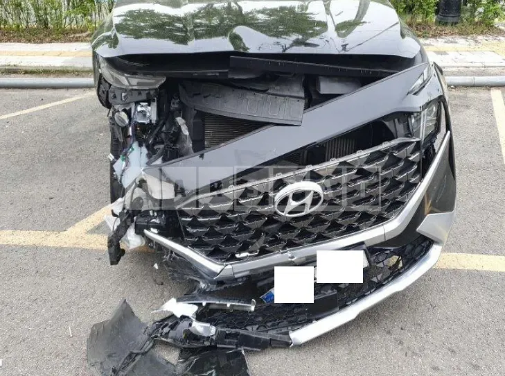 Photo 2 of 24: 2021 Hyundai Santa Fe — Korean insurance auction