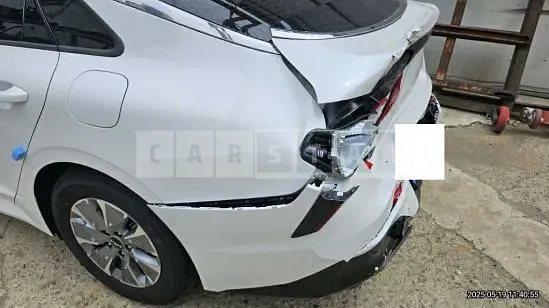 Photo 2 of 14: 2025 Kia K5 — Korean insurance auction