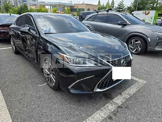 Photo 2 of 46: 2023 Lexus ES300h — Korean insurance auction