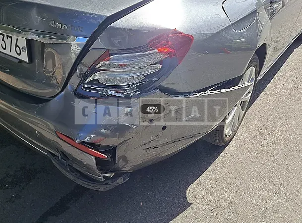 Photo 2 of 5: 2017 Mercedes-Benz E300 — Korean insurance auction