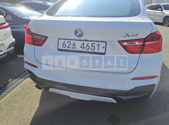 Photo 2 of 9: 2017 BMW X4 xDrive 20d, VIN WBAXX1106H0W14106 — Korean insurance auction