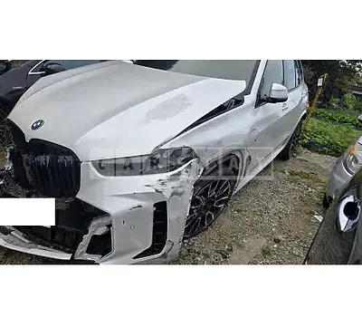 Photo 1 of 28: 2024 BMW X5 xDrive50e — Korean insurance auction