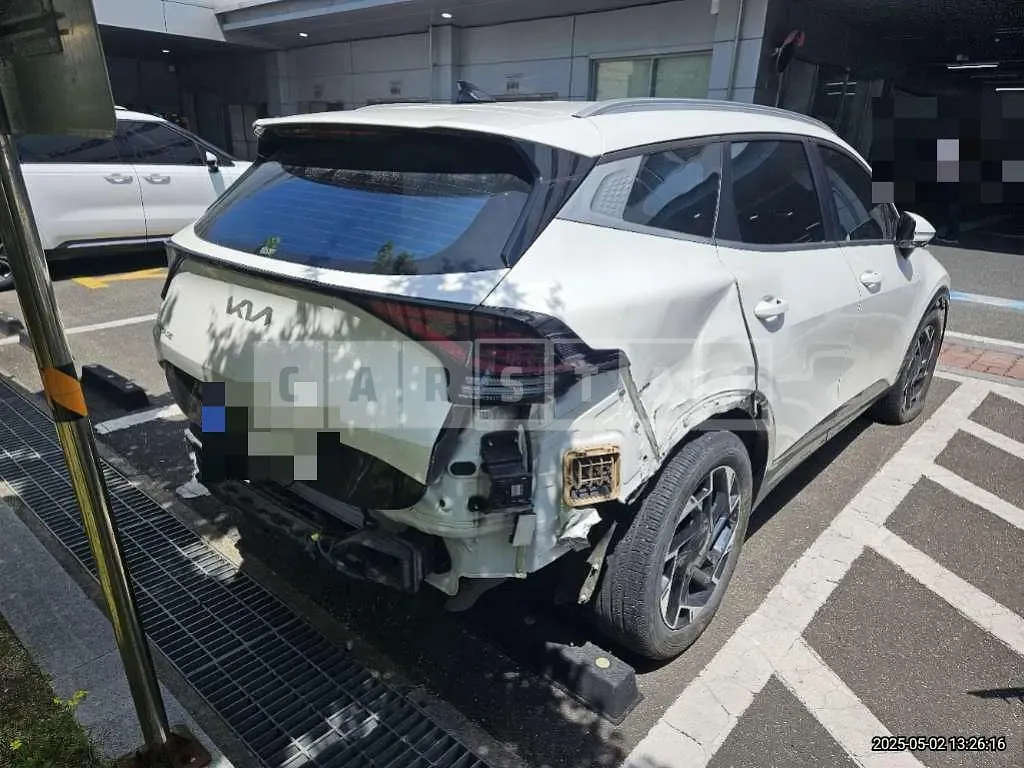 Photo 2 of 8: 2022 Kia Sportage LPG — Korean insurance auction