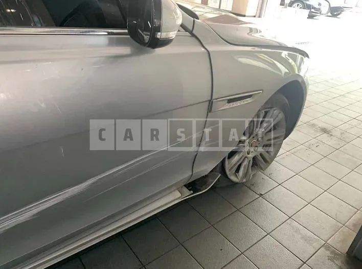 Photo 2 of 15: 2017 Jaguar XF 20d — Korean insurance auction