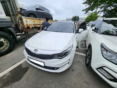 Photo 1 of 5: 2018 Kia K5, VIN KNAGS411BJA241852 — Korean insurance auction
