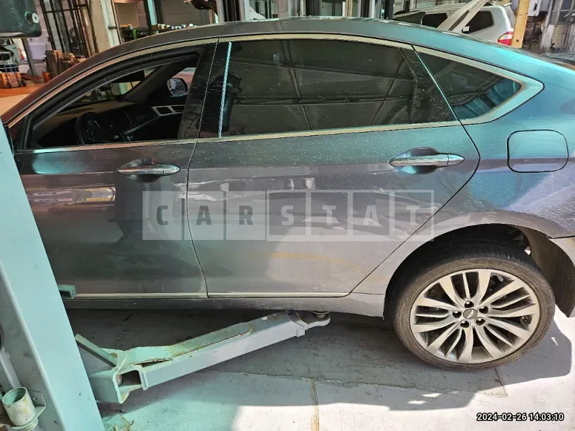 Photo 2 of 27: 2015 Genesis 3.8 — Korean insurance auction