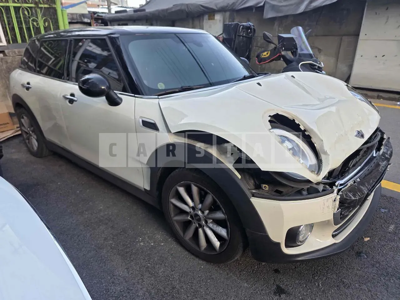 Photo 2 of 9: 2016 MINI Cooper D Clubman, VIN WMWLR9108G2D76787 — Korean insurance auction