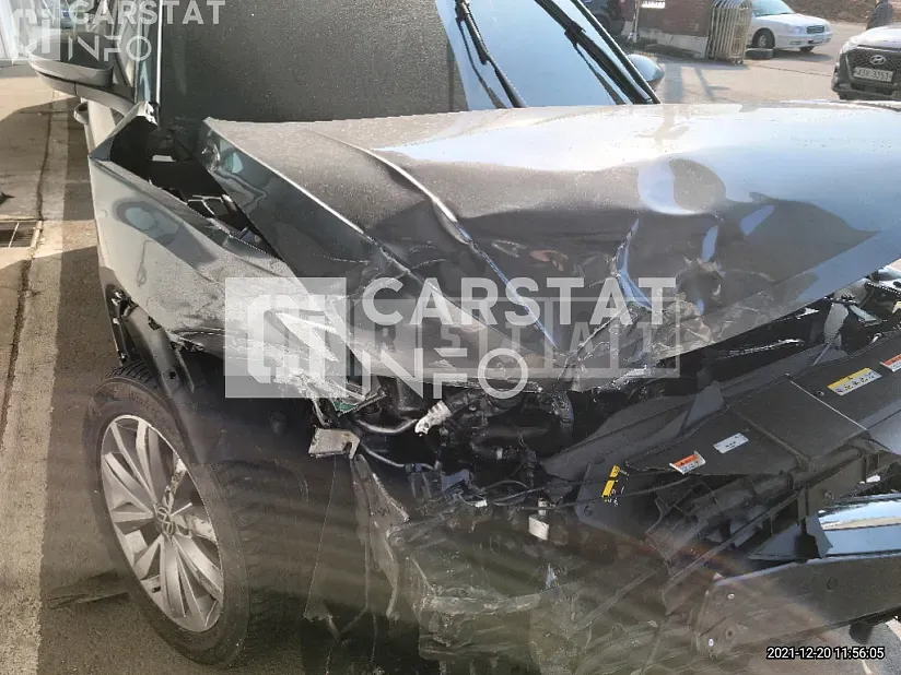 Photo 2 of 18: 2021 Volkswagen T-Roc 2.0 TDI, VIN WVGZZZA1ZMV031154 — Korean insurance auction