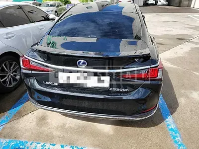 Photo 1 of 26: 2022 Lexus ES300h — Korean insurance auction