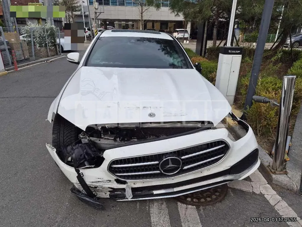 Photo 2 of 11: 2021 Mercedes-Benz E250 — Korean insurance auction