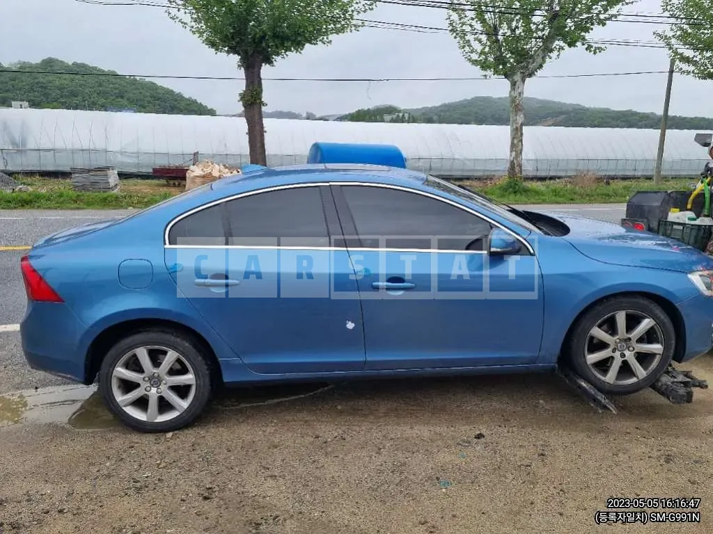 Photo 2 of 11: 2016 Volvo S60 D3, VIN YV1FS79B0G2405834 — Korean insurance auction