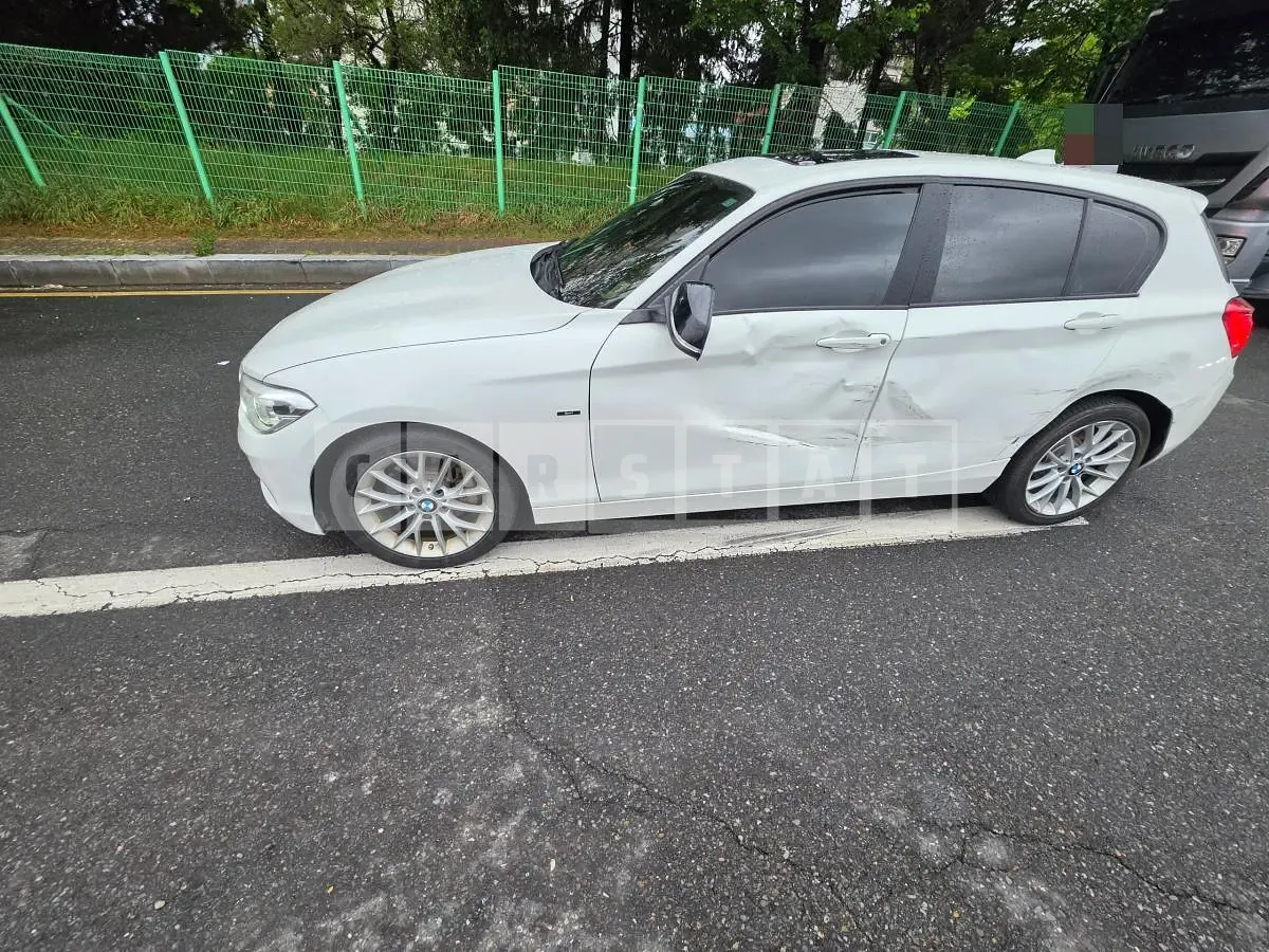 Photo 2 of 15: 2015 BMW 118d — Korean insurance auction