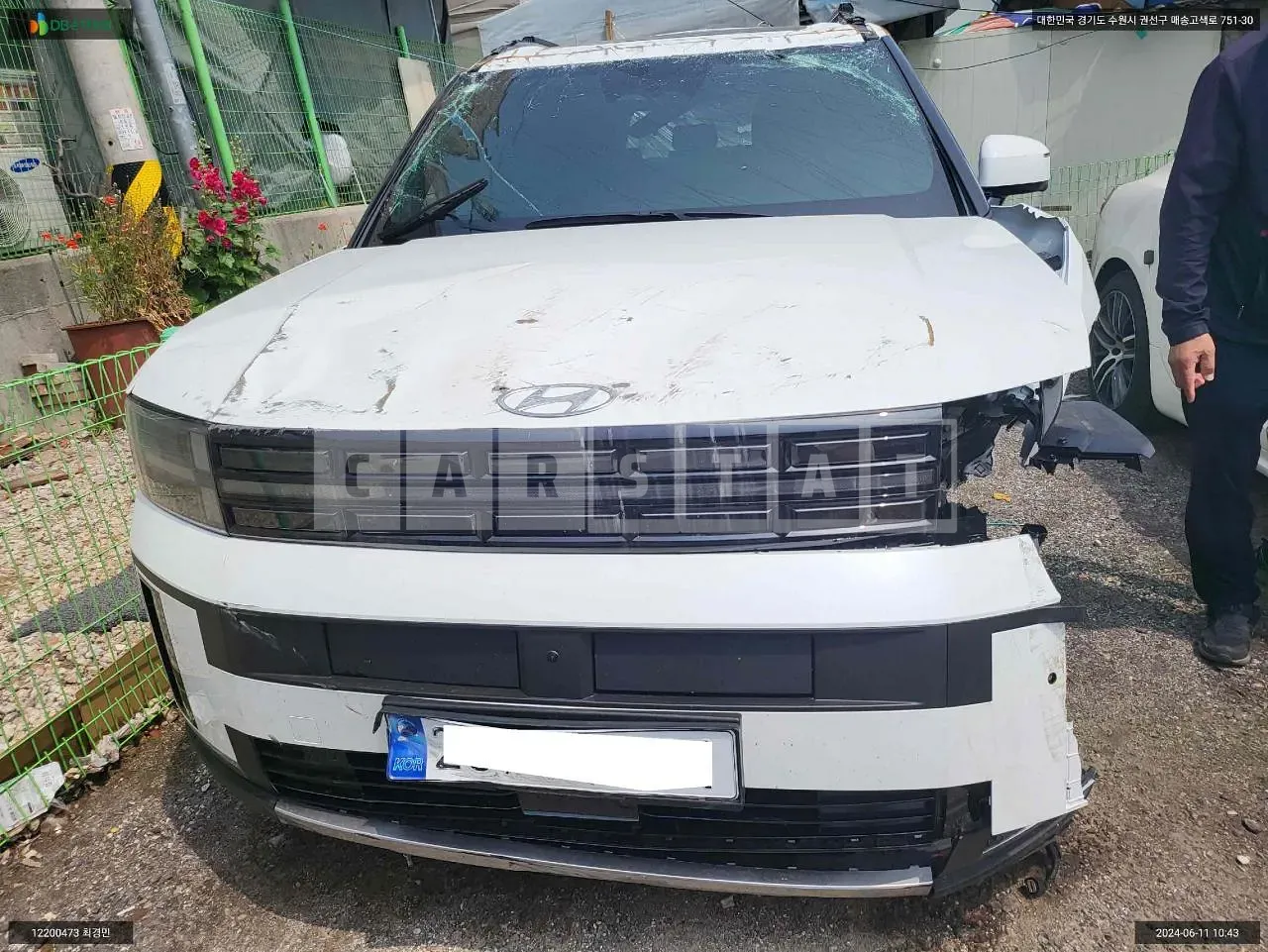Photo 2 of 16: 2024 Hyundai Santa Fe, VIN KMHP381LGRU029772 — Korean insurance auction
