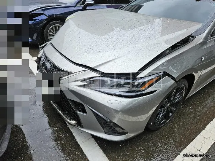 Photo 2 of 26: 2022 Lexus ES300h — Korean insurance auction