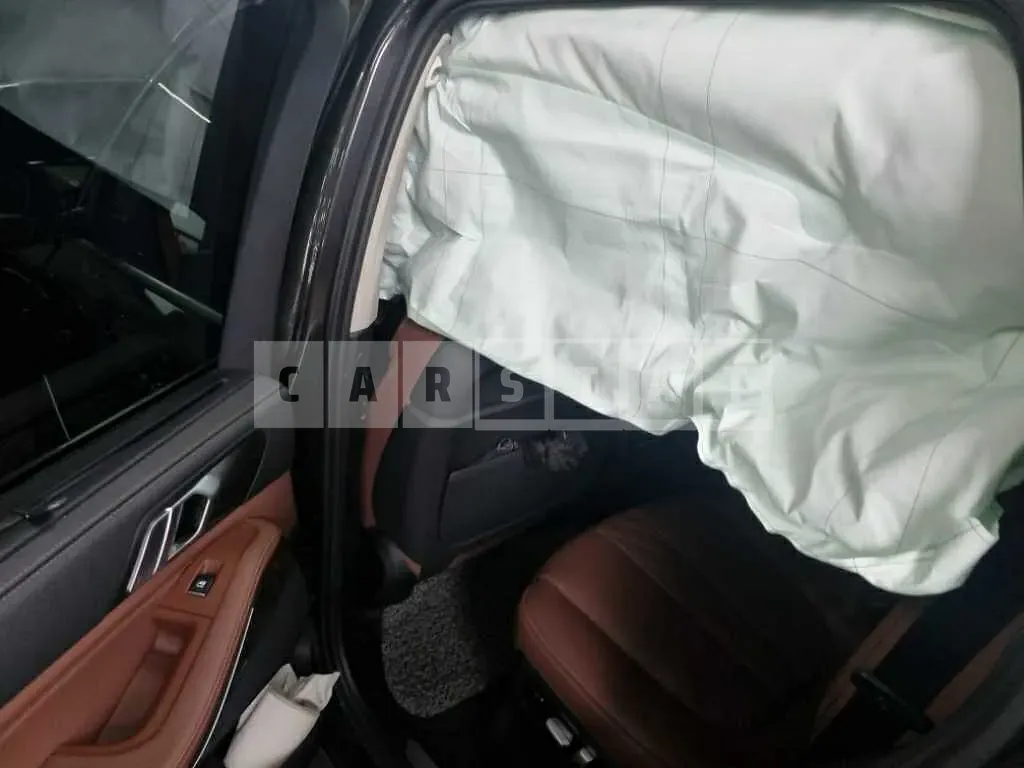 Photo 2 of 44: 2022 BMW X5 xDrive 30d, VIN WBAJU8103N9K61984 — Korean insurance auction