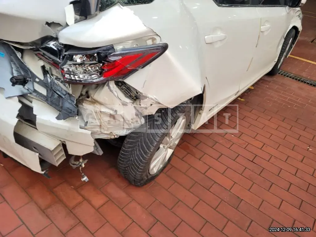 Photo 2 of 11: 2017 Lexus CT200h — Korean insurance auction