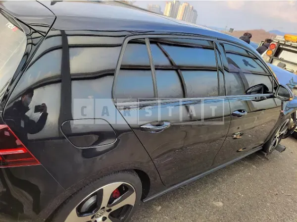 Photo 2 of 11: 2015 Volkswagen Golf GTI, VIN WVWZZZAUZFW143528 — Korean insurance auction