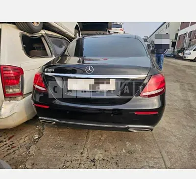 Photo 1 of 7: 2017 Mercedes-Benz E300 — Korean insurance auction