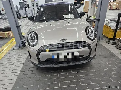 Photo 1 of 63: 2021 MINI Cooper — Korean insurance auction
