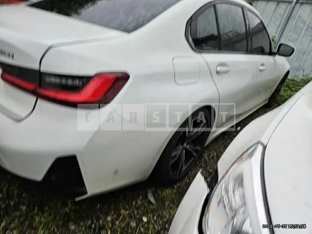 Photo 2 of 20: 2023 BMW 320i — Korean insurance auction