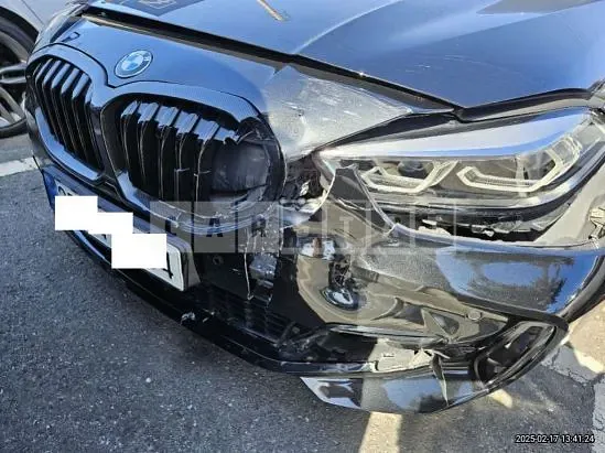 Photo 2 of 15: 2022 BMW 120i — Korean insurance auction