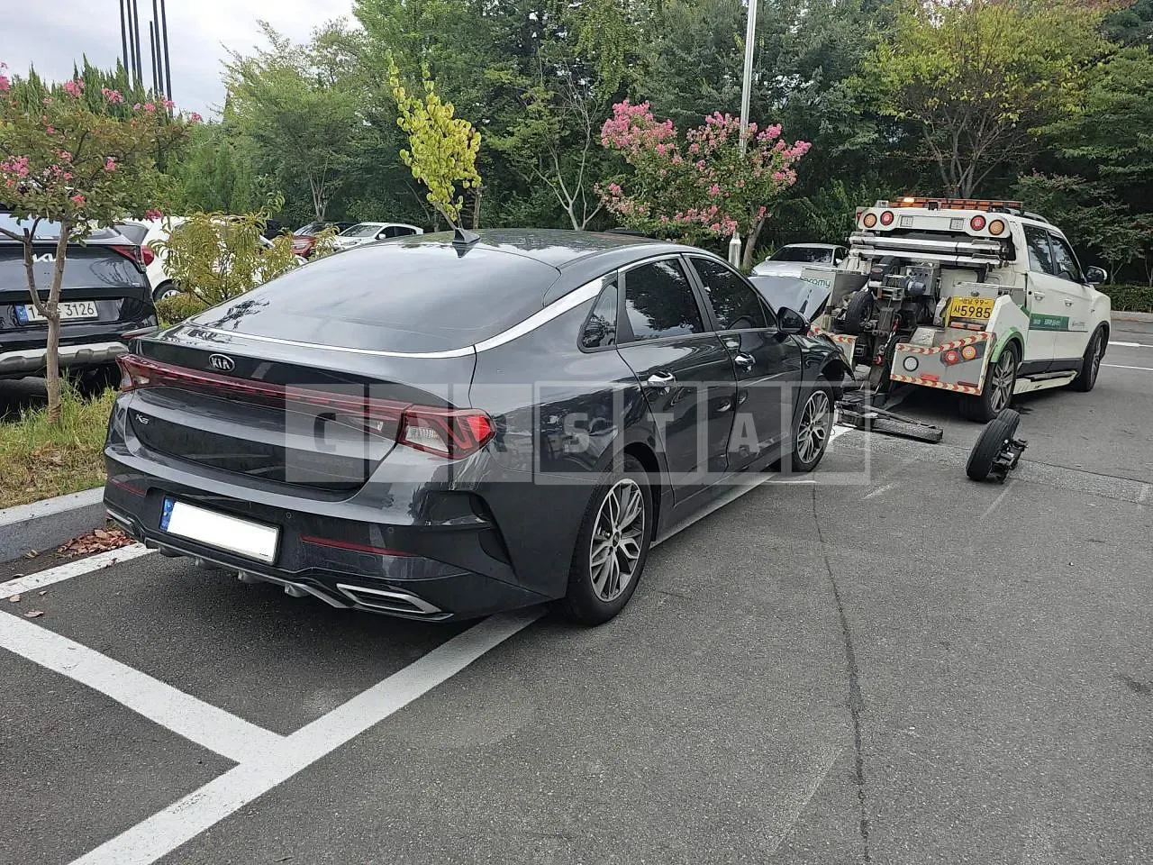 Photo 2 of 18: 2021 Kia K5, VIN KNAG241BBMA144249 — Korean insurance auction
