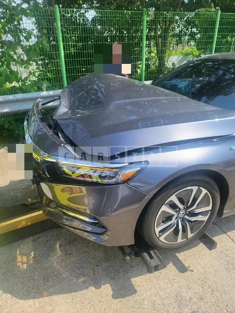 Photo 2 of 9: 2019 Honda Accord Hybrid, VIN 1HGCV3690KA511297 — Korean insurance auction